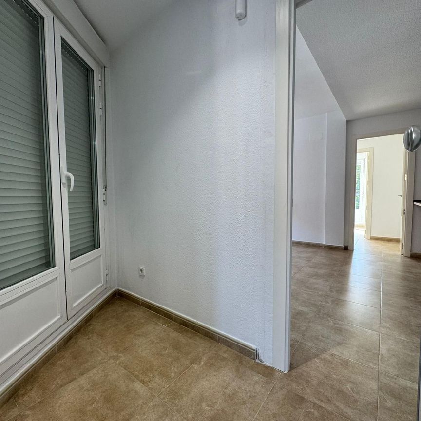 Apartamento de alquiler en Calle San Sebastian, Parque Europa - Los Pitufos - Photo 1
