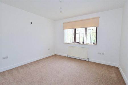 5 bedroom detached house to rent - Photo 4