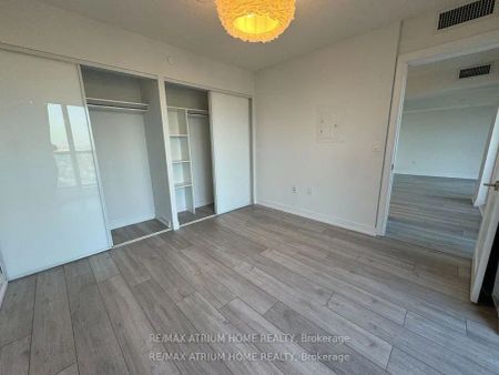 225 Village Green Square #1609 - Photo 2