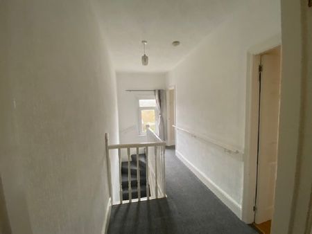 Brecon Road, Ystradgynlais, Swansea. - Photo 2