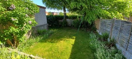 3 bedroom semi-detached house to rent - Photo 5