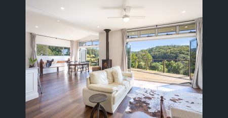 Unfurnished - Modern 3-Bedroom Home with Separate Studio and Creek Access - Photo 4