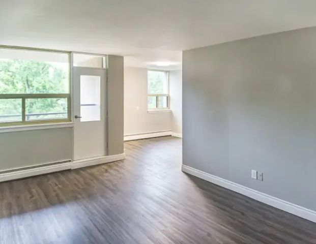 Fairview Towers | 3189 King Street East, Kitchener - Photo 1