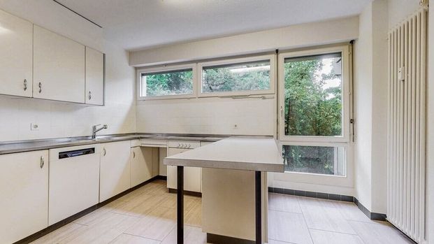 Are you looking for a spacious apartment in the city? - Photo 1