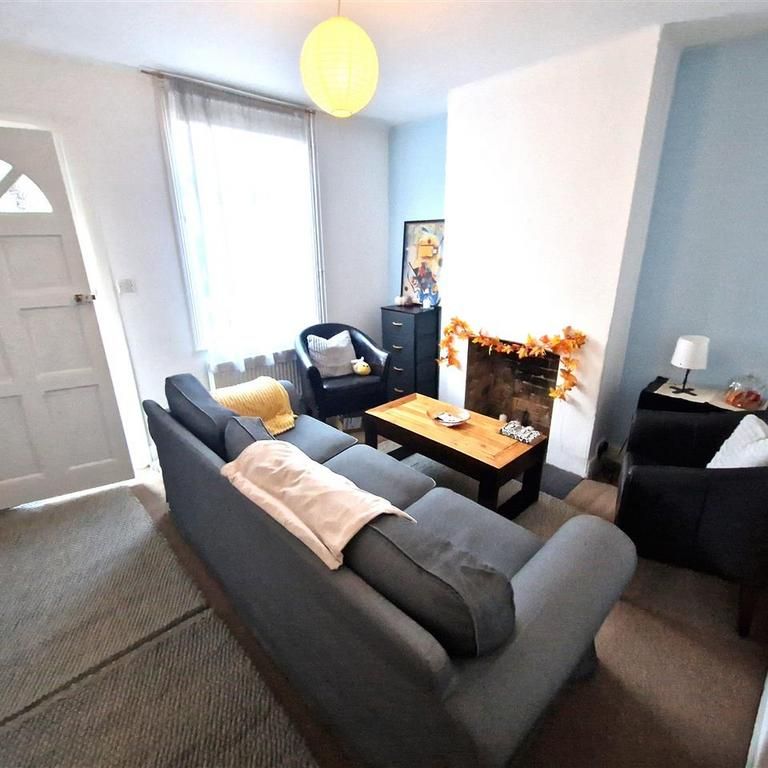 4 bedroom terraced house to rent - Photo 1