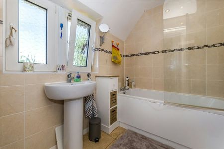 Roundfield Avenue, Hertfordshire, Harpenden, AL5 5BE - Photo 4