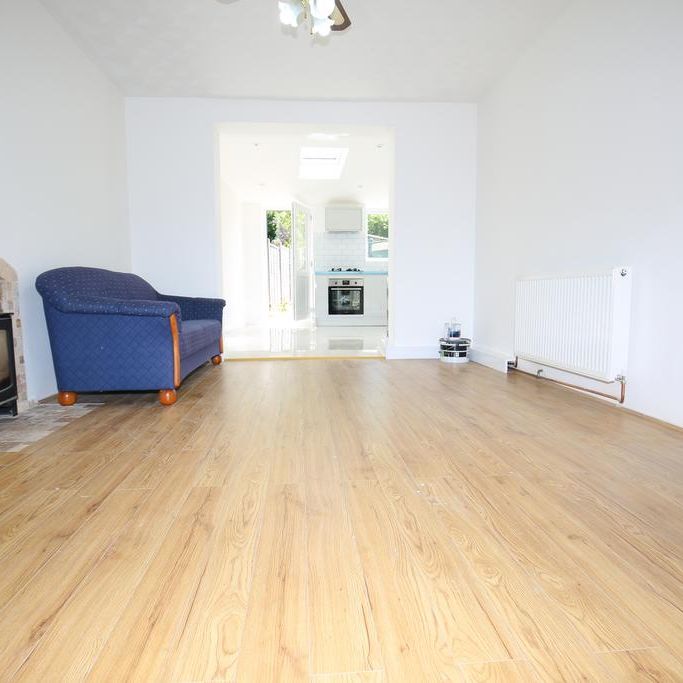 3 bedroom bungalow to rent - Photo 1