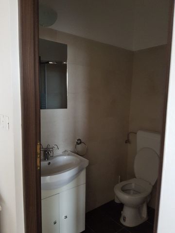 Complex 6 garsoniere zona centrala - Fotografie 4