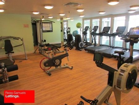 4 bedroom terraced house to rent - Photo 2