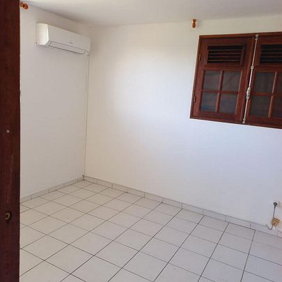 Grand Appartement T2 61 m2 au Gosier - Photo 1