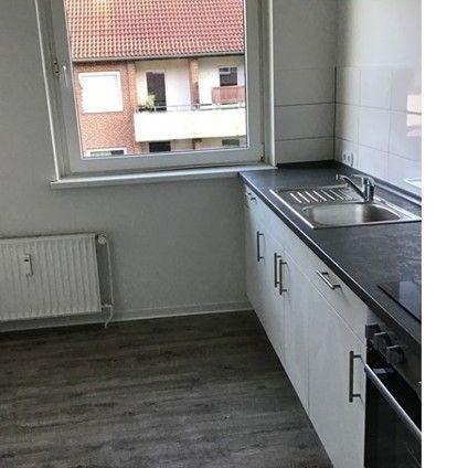 Ihr neues Zuhause in Oststeinbek! Schicke, frisch renovierte 2-Zimmer-Wohnung mit Küchenzeile! (Seniorenwohnanlage) - Photo 1