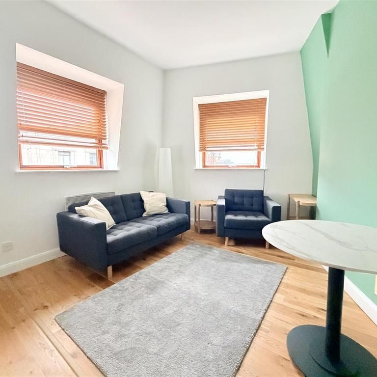 1 bedroom in a house share to rent - Photo 1