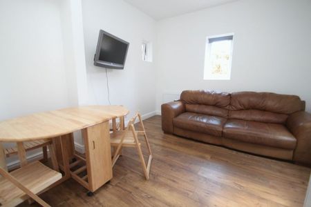 Ground Floor Student Flat, Winton - Photo 5