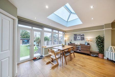 4 bedroom terraced house to rent - Photo 3