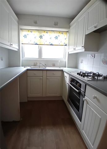 3 bedroom terraced house to rent - Photo 3