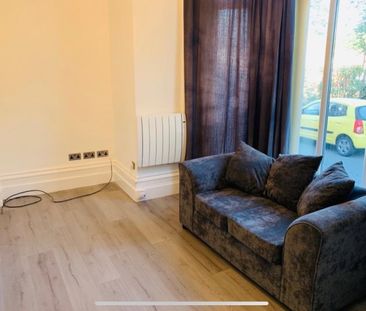 1 Bed Flat, Lincoln House, M13 - Photo 1