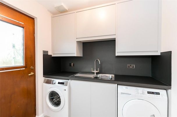 4 bedroom detached house to rent - Photo 1