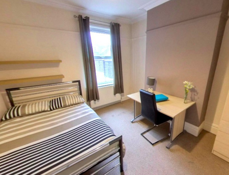 5 bedroom house share to rent - Photo 3