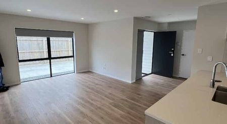 Luxury, Location, and Convenience - Photo 3