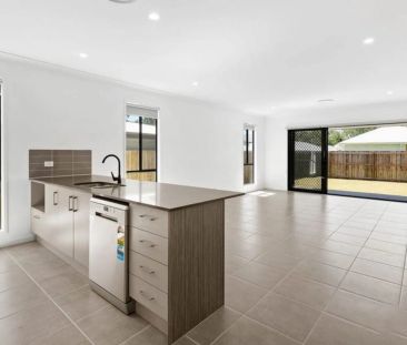 Spacious Family Home - Photo 2