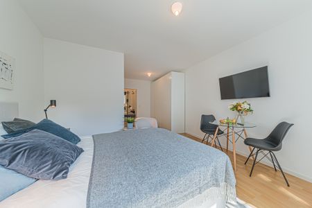 City-Residence: Schickes, neu möbliertes Apartment in bester Westendlage mit Lift - Photo 4