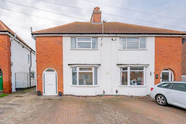 3 bedroom semi-detached house - Photo 1