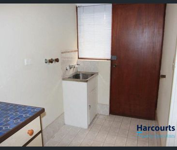 Well-Located 3-Bedroom Home in the Heart of Willetton - Photo 6