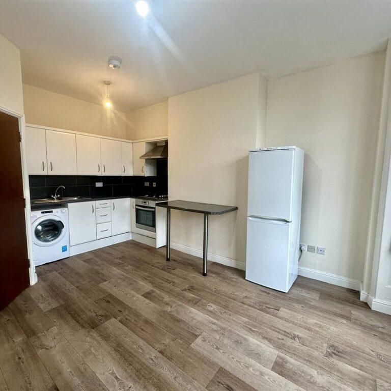 1 bedroom flat to rent - Photo 1