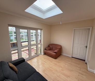 3 bedroom semi-detached house to rent - Photo 1