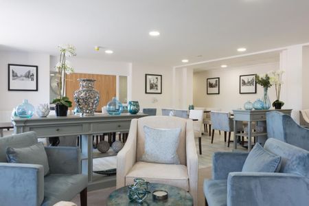 1 bedroom retirement property to rent - Photo 4