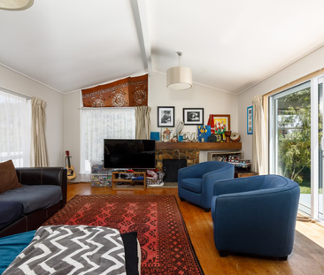 Well-Presented and Private Family Home! - Photo 1