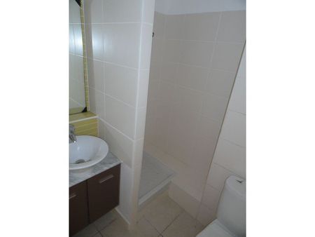 Location Appartement 1 pièce 21m² BOIS DE NEFLES ST DENIS 97490 - Photo 3