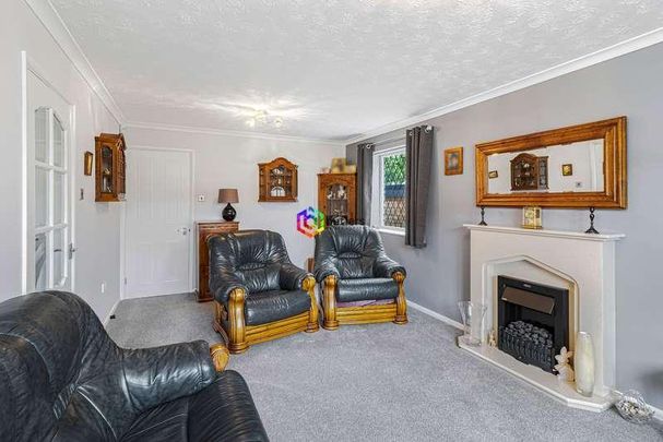 Cleeve Hill Gardens, Waterthorpe, S20 - Photo 1