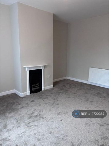 4 bedroom terraced house to rent - Photo 2