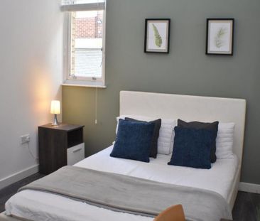 1 bedroom in a house share to rent - Photo 4