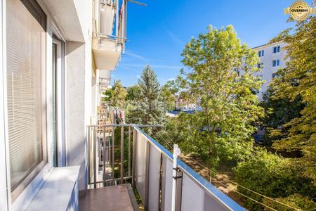 REZERVOVANÝ: 2 izbový byt s balkónom a pivnicou, Bystrický rad, Zvol – Fotografia 3