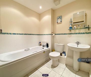 2 bedroom flat to rent - Photo 4