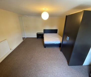 6 bedroom apartment to rent - Photo 4