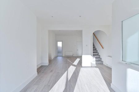 3 bedroom terraced house to rent - Photo 3