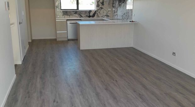 Charming new build in Manurewa - Photo 1