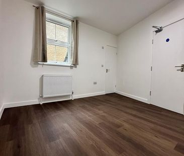Room in a Shared House, Brook Drive, SE11 - Photo 3