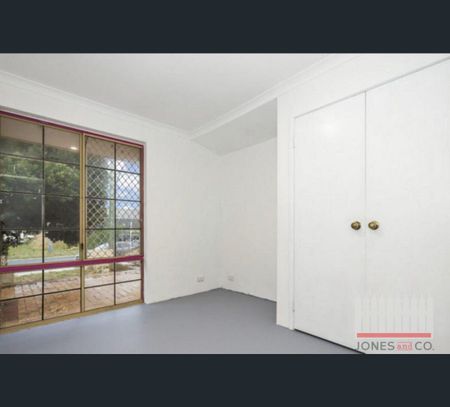 127 Cassilda Way, Two Rocks, WA 6037 - Photo 3