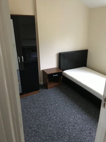 Room in a Shared House, Humber Road, CV3 - Photo 2
