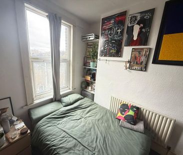 3 bedroom flat to rent - Photo 4