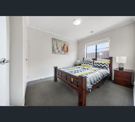 47 Eltham Parade, Manor Lakes, Vic 3024 - Photo 1