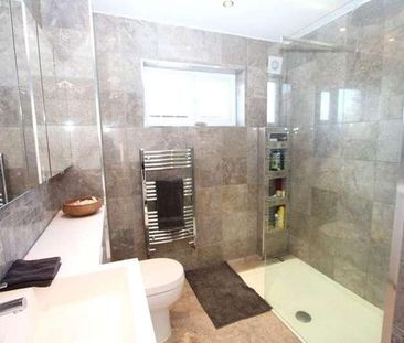 Chalfont Road, Seer Green, Beaconsfield, Buckinghamshire, HP9 - Photo 4