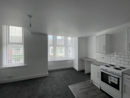 To let : Westbourne grove , Redcar , TS10 - Photo 2