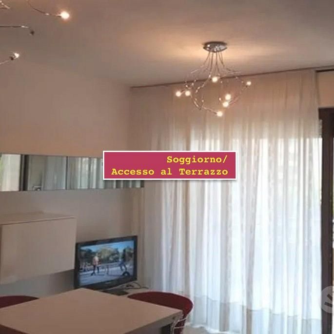 EUR TRILOCALE ARREDATO Con TERRAZZO E BOX AUTO - Photo 1