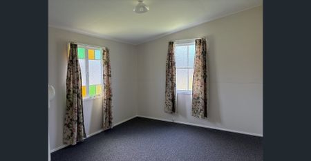 Oldie but a goodie - Renovated inside - Photo 2