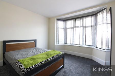 6 bedroom detached house to rent - Photo 3